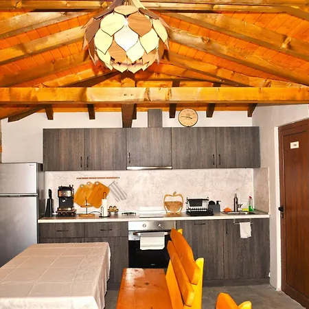 къщи брик 2 בית הארחה ספרבה בניה