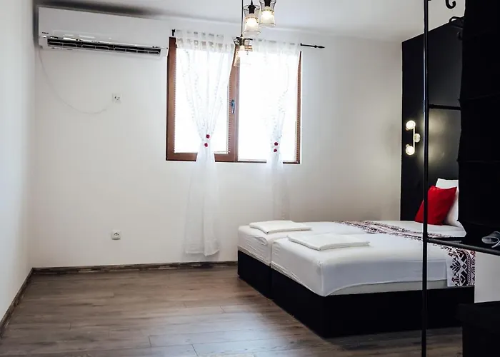 къщи брик 2 Къща за гости Сапарева Баня