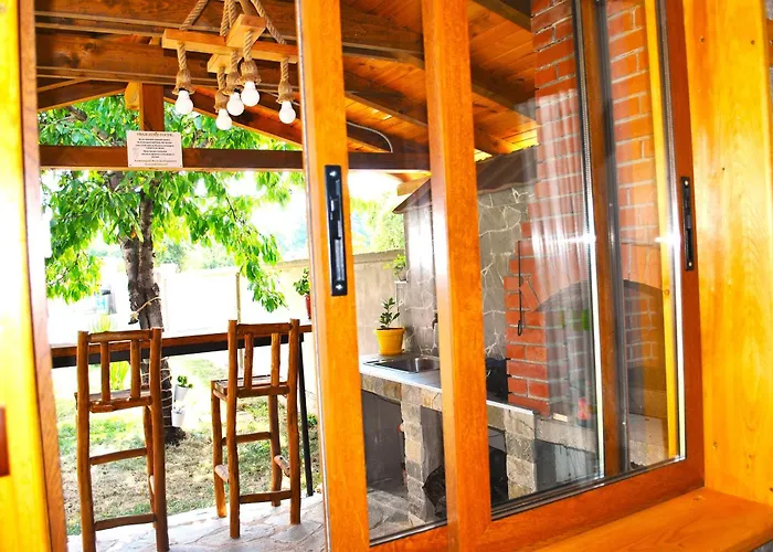 къщи брик 2 Сапарева Баня