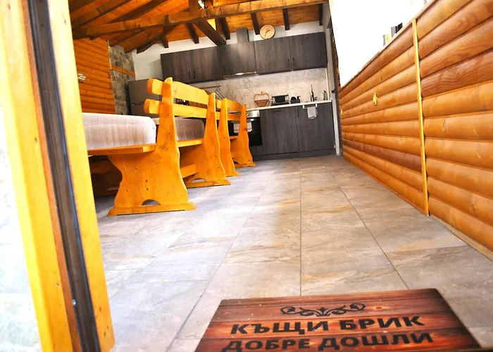 къщи брик 2 Къща за гости *